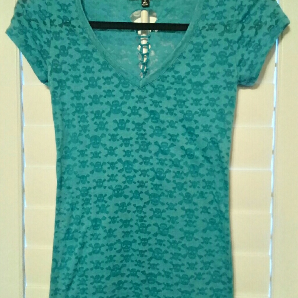 Skully burn out tee